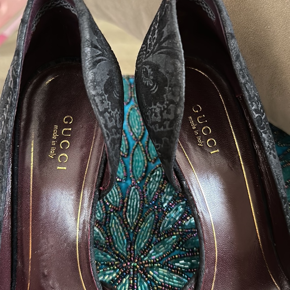 $895 Gucci black stiletto heels - Picture 3 of 11